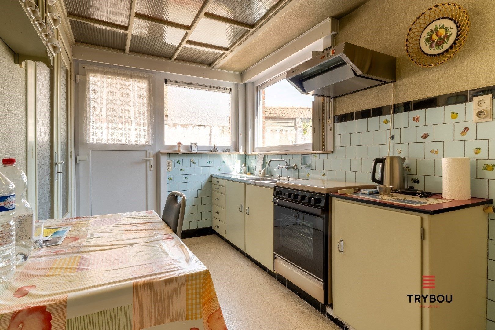 Centraal gelegen, degelijke woning met drie ruime slaapkamers foto 7