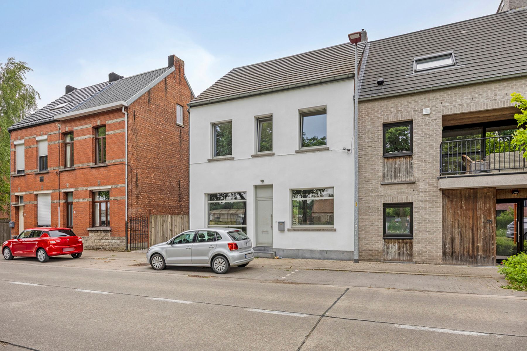 Ruim renovatieproject (226m²) met tuin aan kanaal foto 4