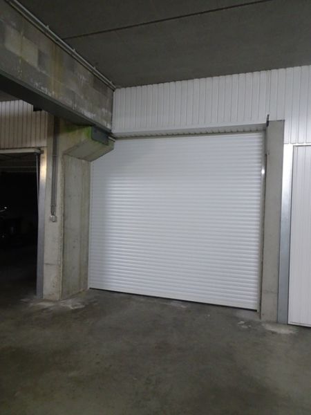 Gesloten garagebox vlakbij de zeilschool! foto 8