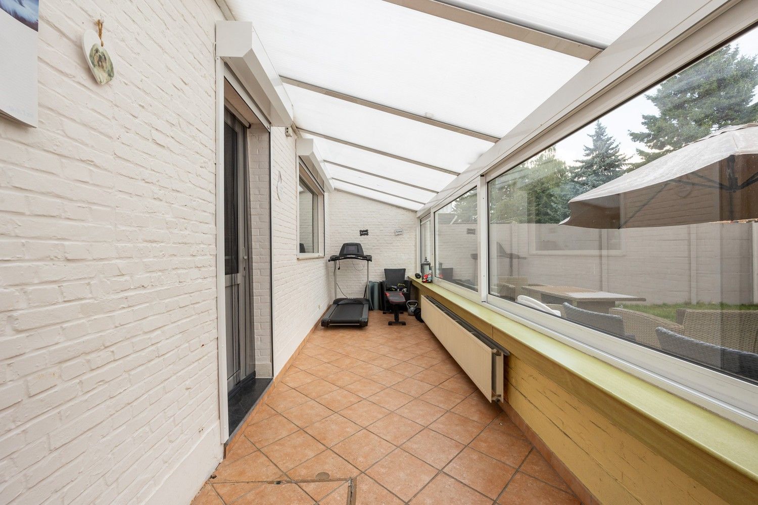 Gerenoveerde halfopen bebouwing nabij centrum Wommelgem foto 10