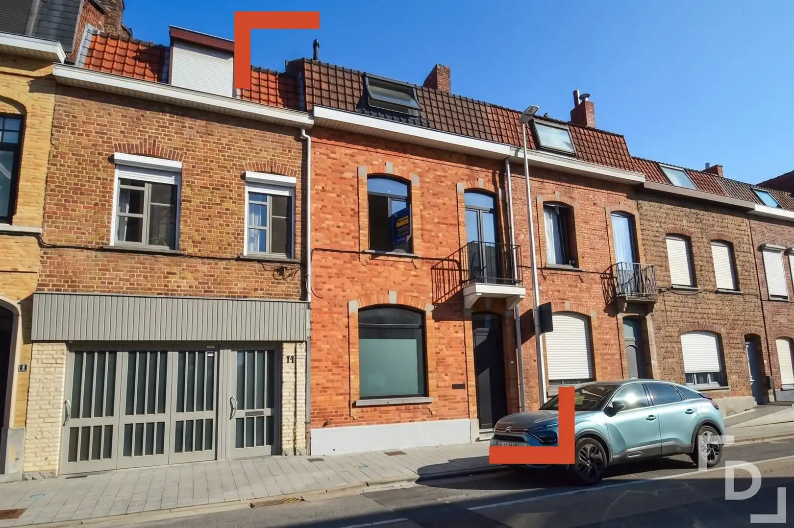 Volledig vernieuwde stadswoning in hartje Ieper– instapklaar, stijlvol en perfect gelegen  foto {{pictureIndex}}