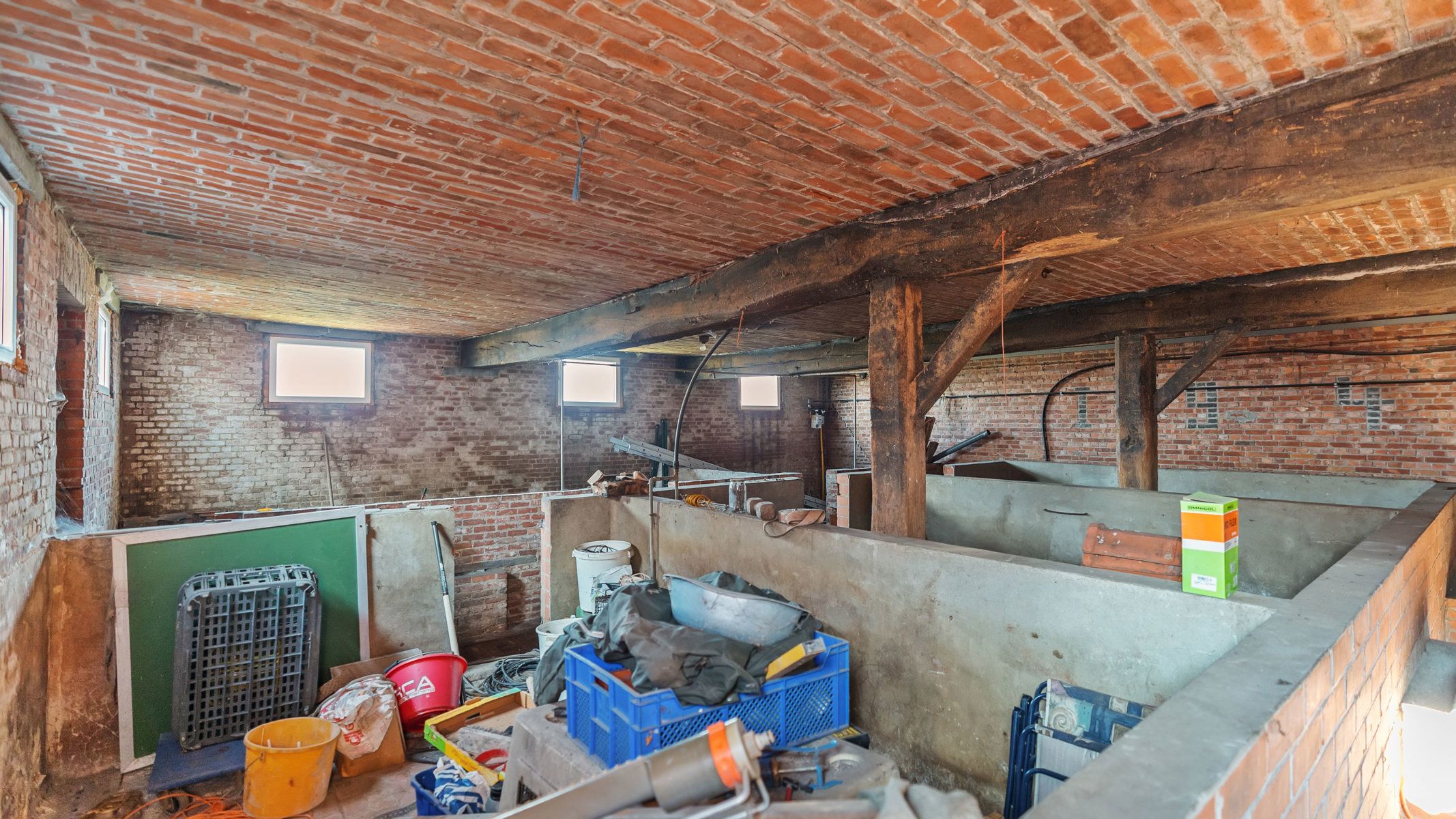Te renoveren woning met vrij zicht over weilanden foto 20