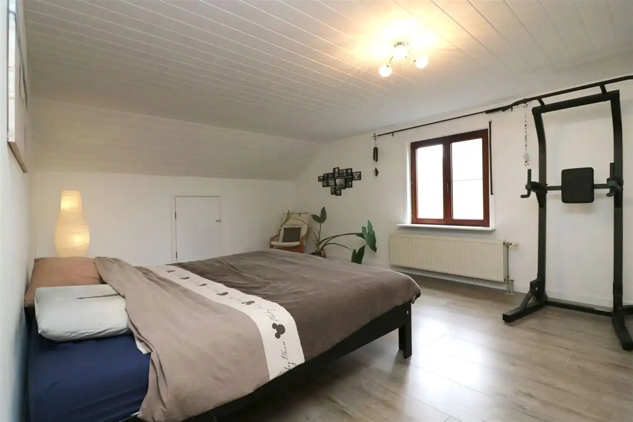 Villawoning met tuin op een goede locatie foto 25