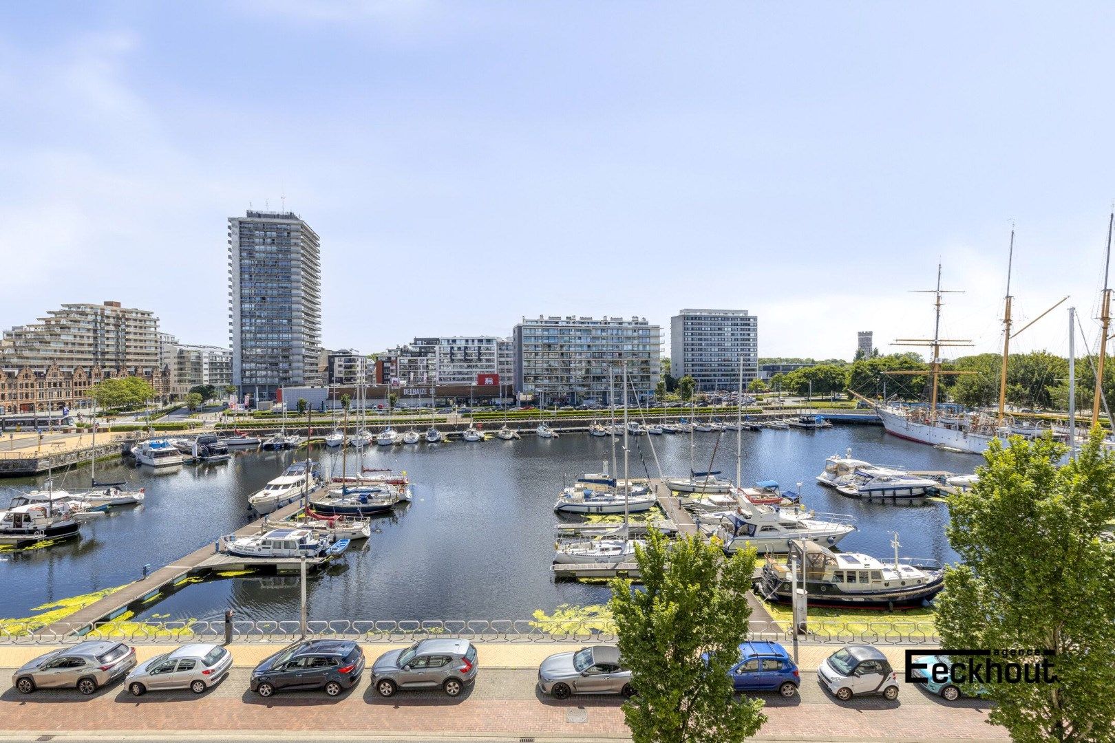 Ruim appartement met subliem uitzicht op de Oostendse jachthaven foto 2