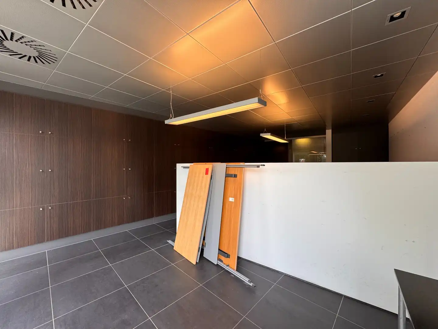 Kantoorruimte op toplocatie in het stadscentrum van Ieper foto 10