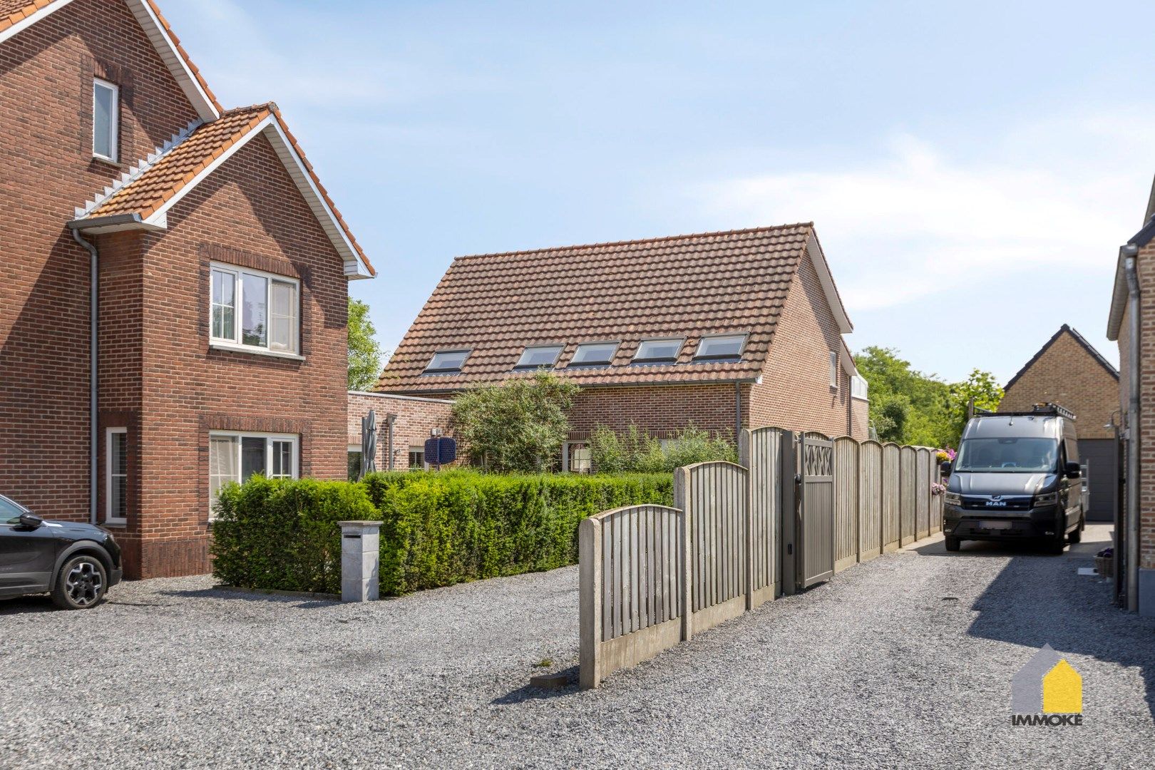 Halfvrijstaande woning met 3 slpks en grote polyvalente ruimte op perceel van 5 a 25 ca. foto 37