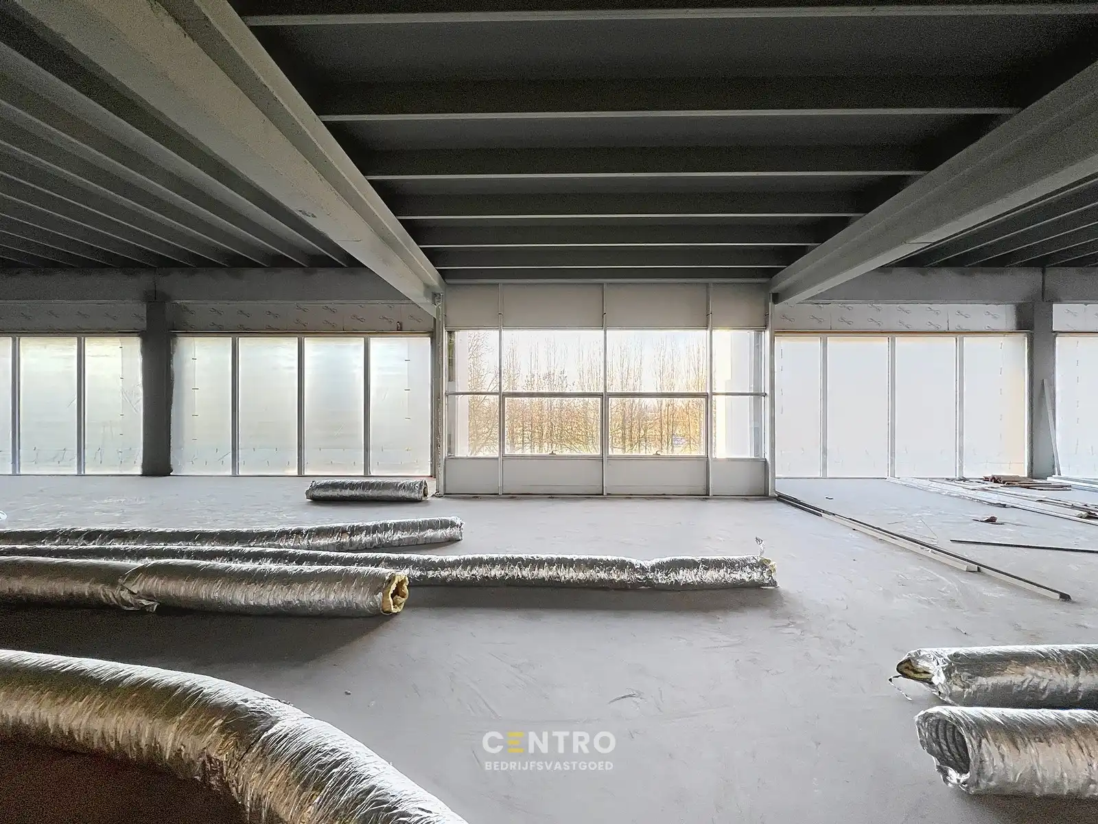 Energiezuinige, vernieuwde SERVICED kantoorruimte met mogelijkheid om een MAGAZIJN (215m²) bij te huren op Ieper Business Park! foto 15