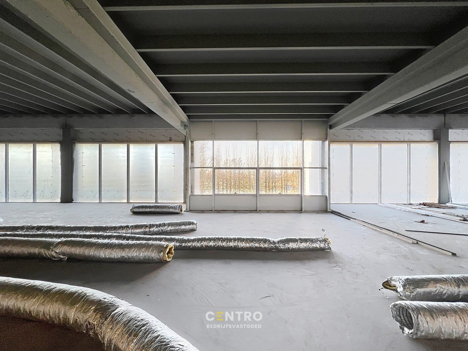 Energiezuinige, vernieuwde SERVICED kantoorruimte met mogelijkheid om een MAGAZIJN (215m²) bij te huren op Ieper Business Park! foto 15
