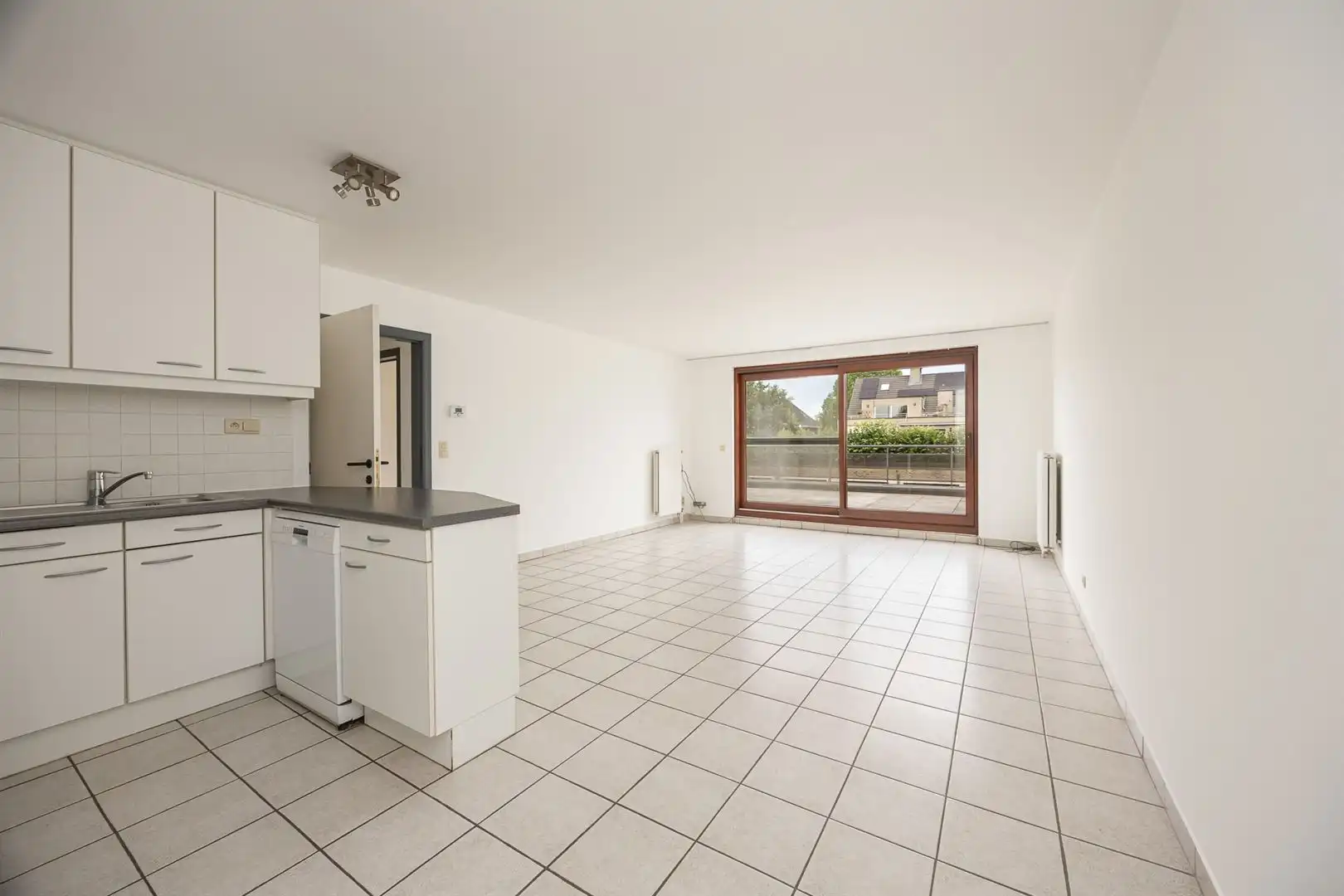 Zonnig appartement ca. 72m2 met 2 SLK en riant terras  foto 5