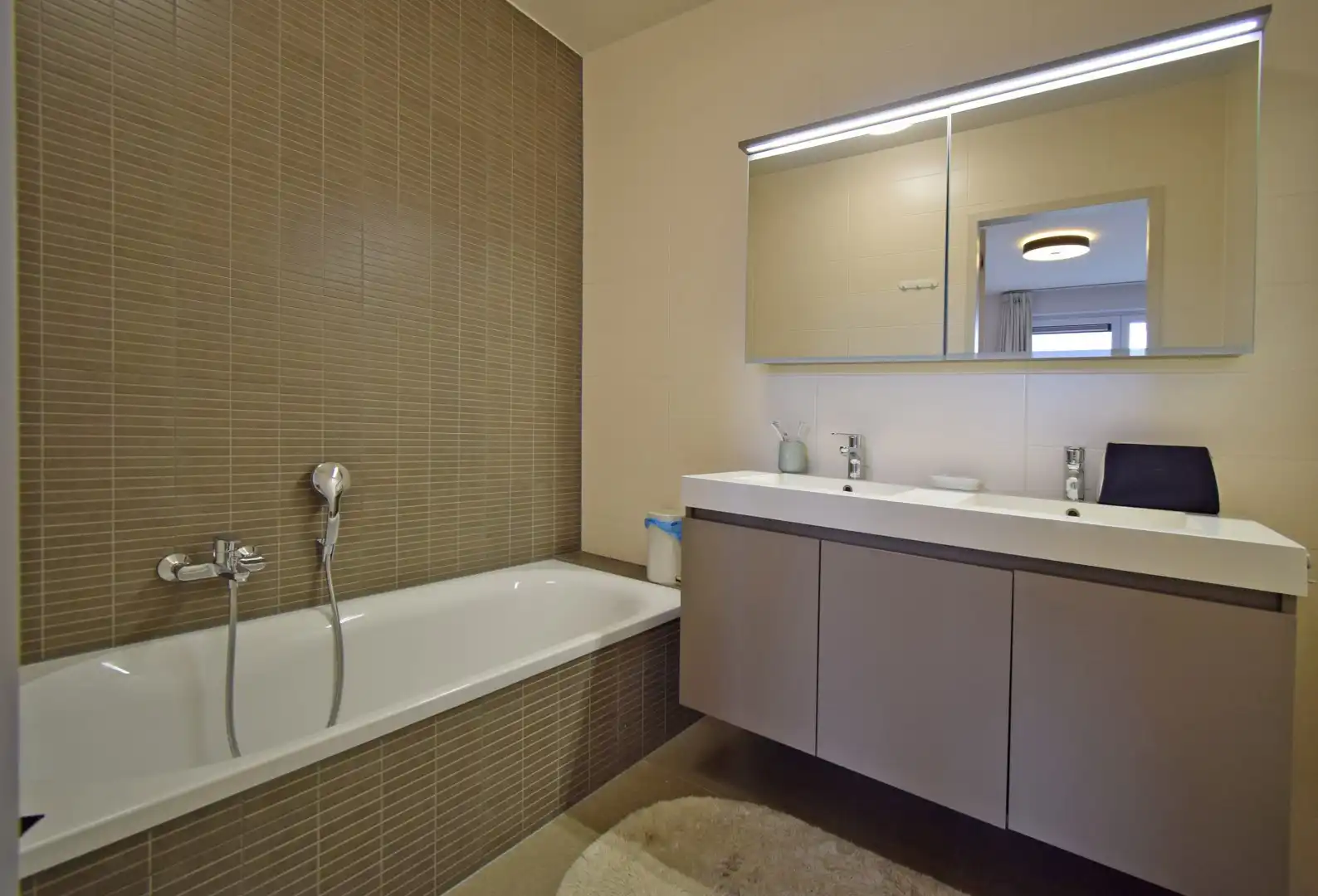 ZEER RESIDENTIEEL NIEUWBOUW APPARTEMENT foto 8