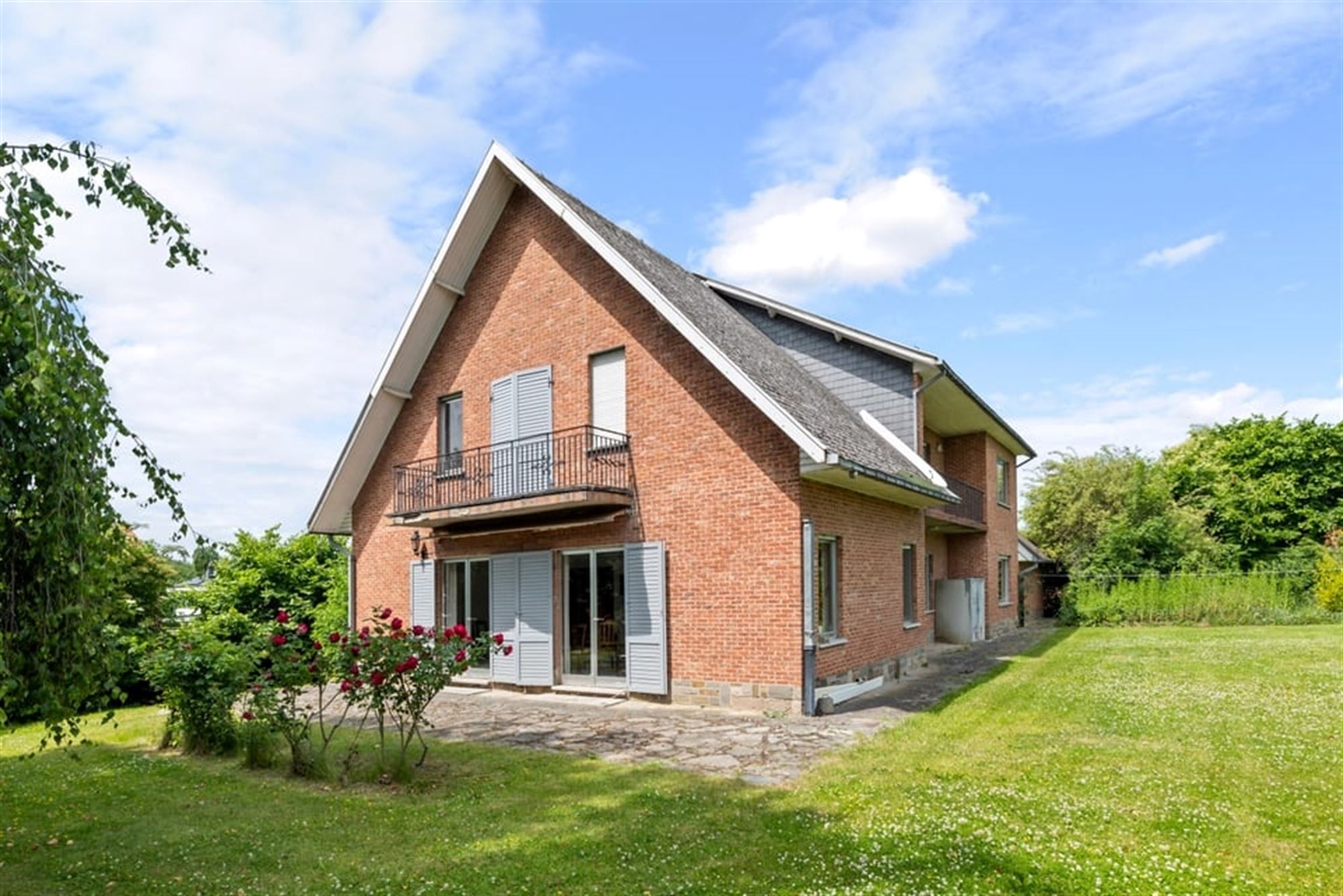RUIME VILLA MET PRACHTIG UITZICHT EN ENORM VEEL POTENTIEEL IN JEUK  foto 35