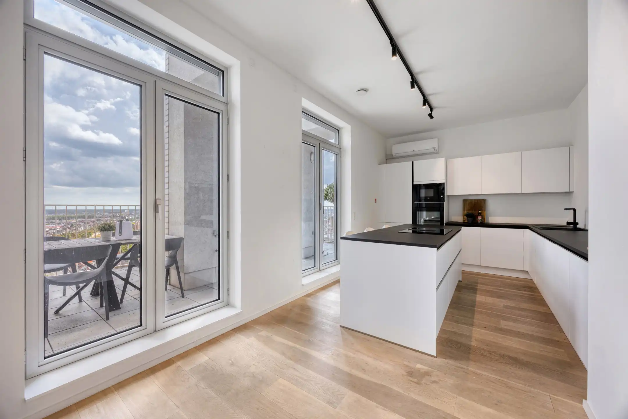 Exclusieve penthouse met panoramisch zicht over Antwerpen foto 7