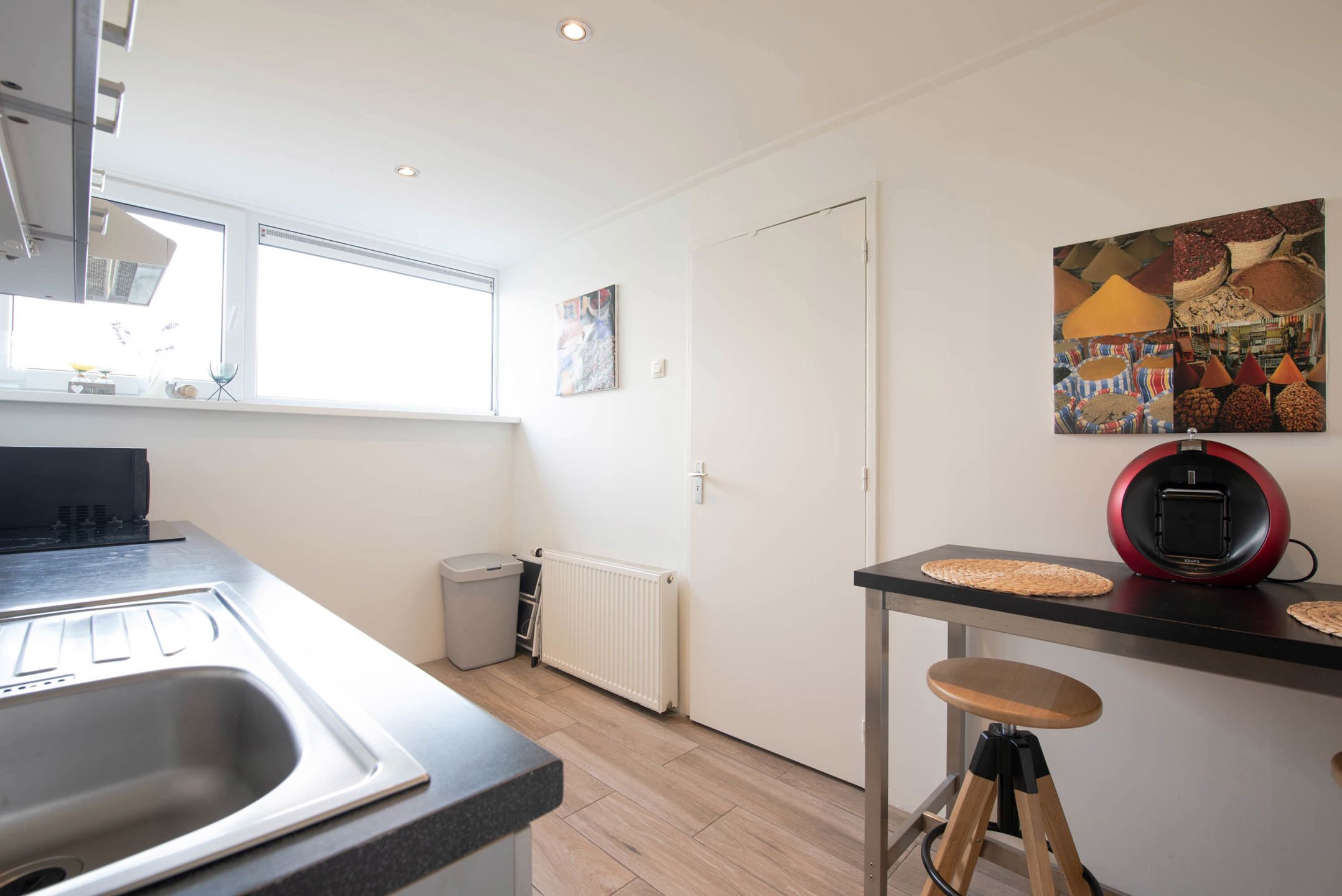 Bemeubelde studio vlakbij Maastricht  foto 2
