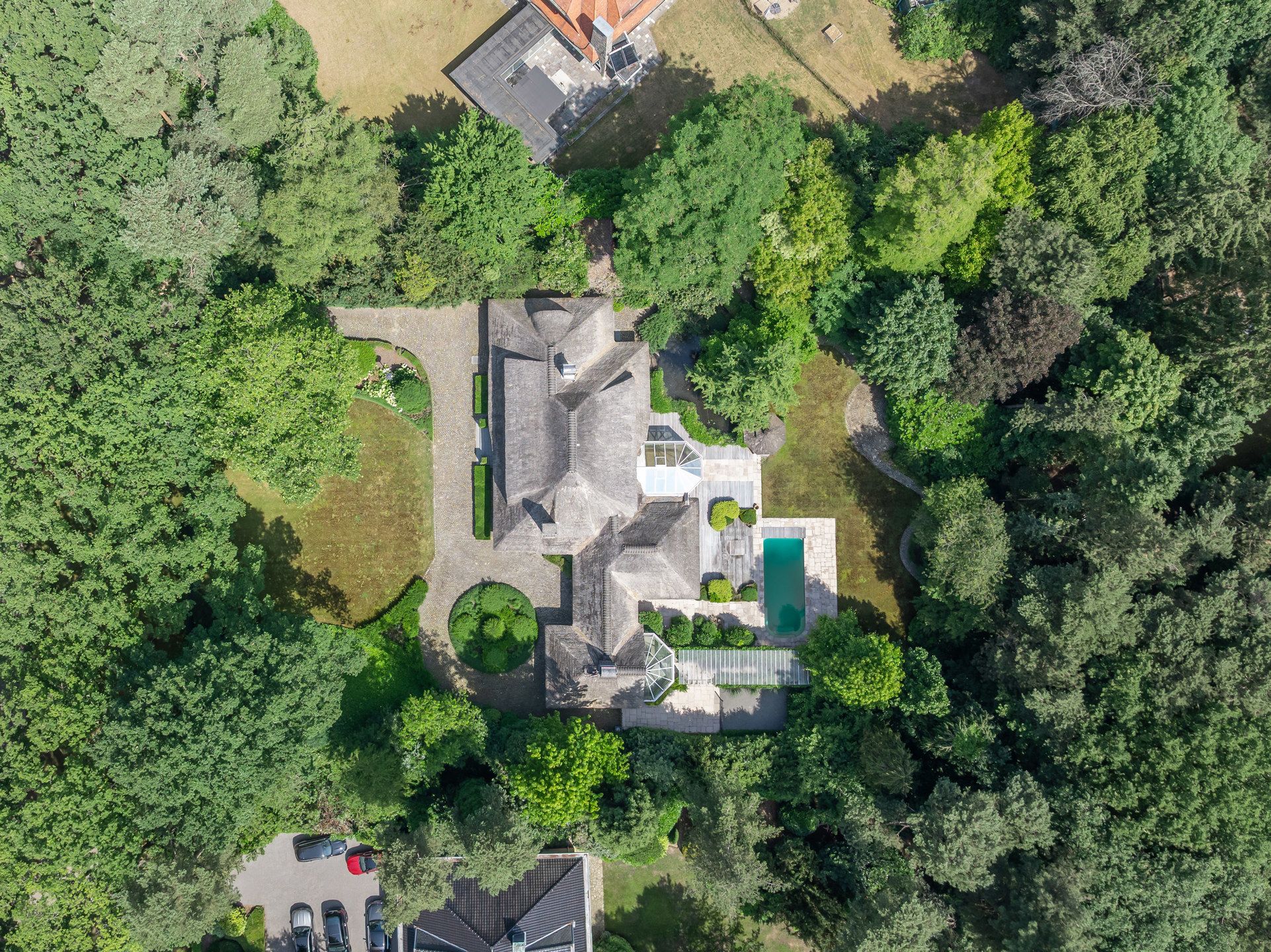 Instapklare villa op een riant perceel van 3.750 m² foto 45