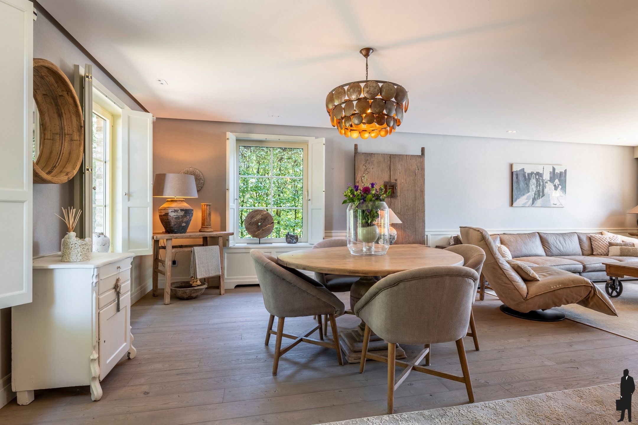 Uitzonderlijk gelegen, recente villa op domein van ca. 2ha  foto 17