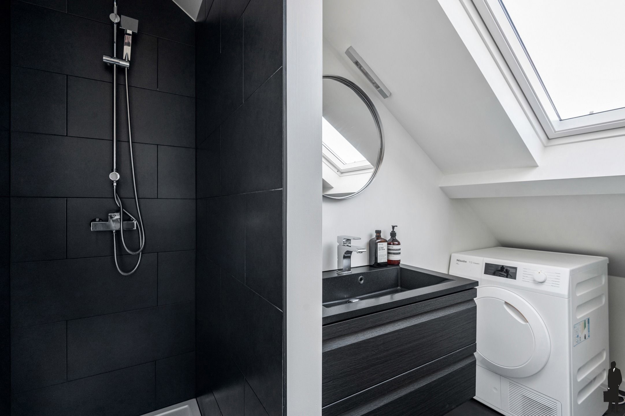 Gerenoveerd dakappartement met twee slaapkamers in Antwerpen Zuid foto 8