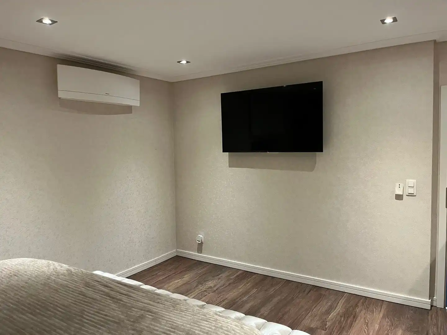 Gerenoveerd appartement met 3 slaapkamers foto 17