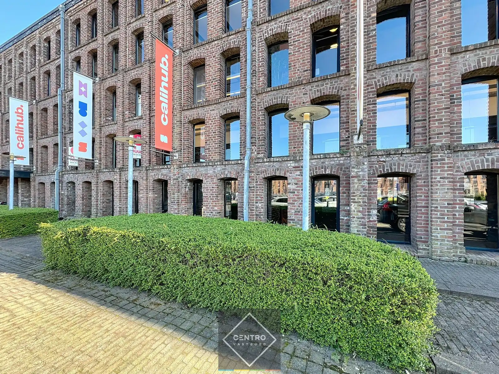 Instapklare, recent GERENOVEERDE, KANTOORRUIMTE op het gelijkvloers (725m²) in het handelscentrum "Pottelberg" te Kortrijk ! foto 25