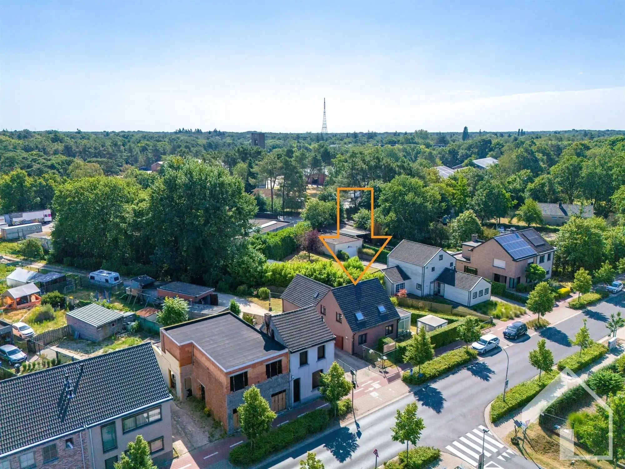 Woonhuis met garage en achterliggend magazijn (300m²) foto 32