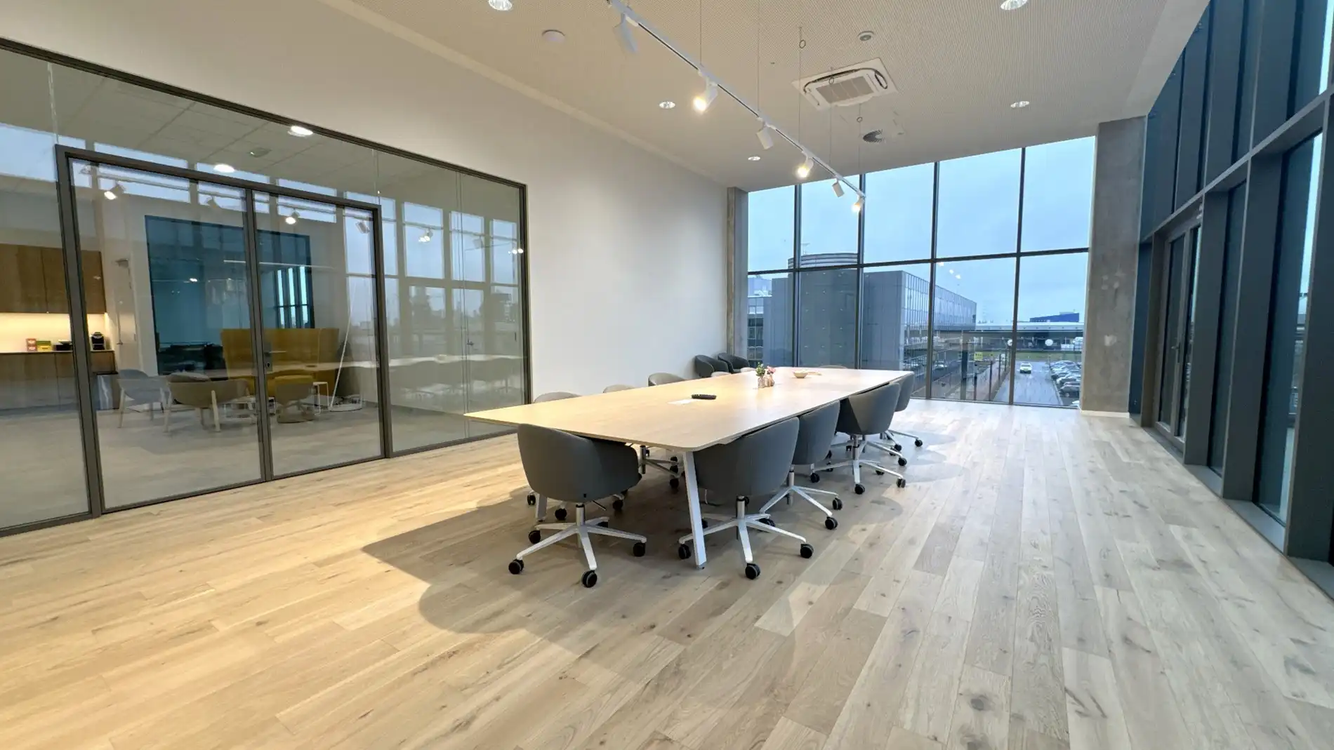 Nieuwbouw kantoor te huur aan E34 in Zwijndrecht foto 8