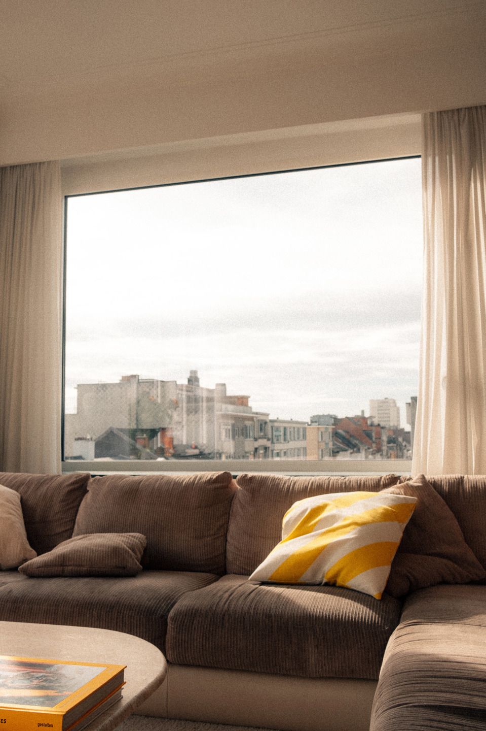 ANTWERPEN - Centraal gemeubeld appartement met weids zicht foto 2