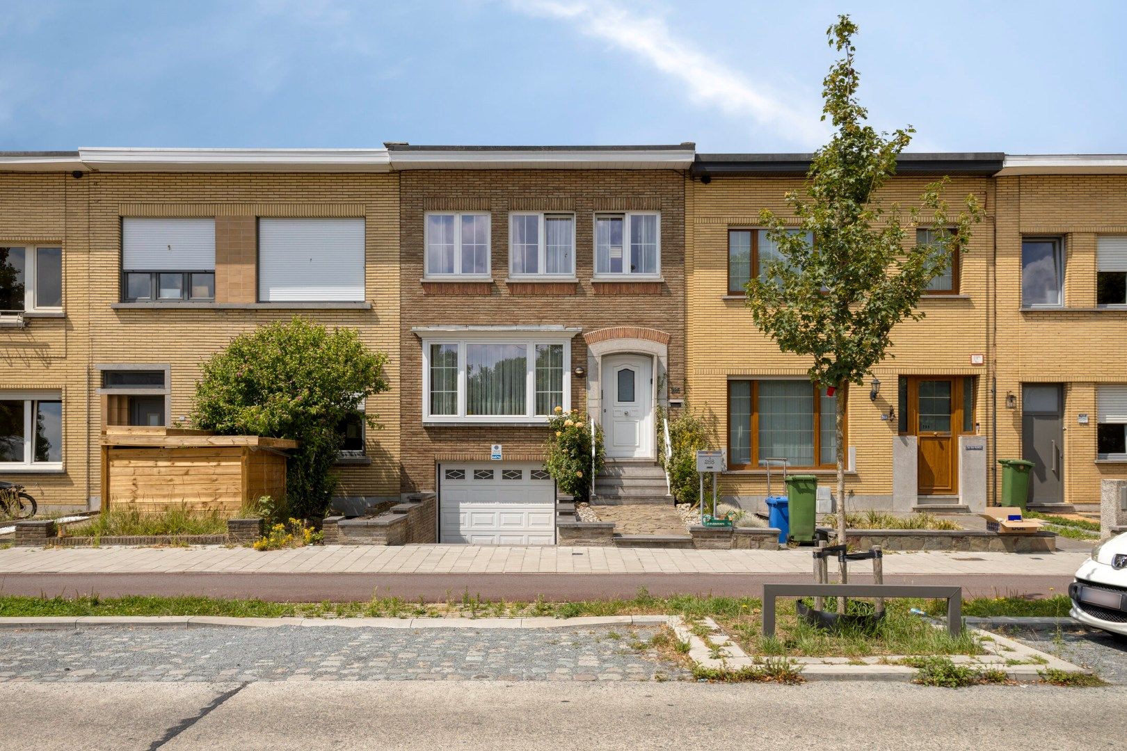 Ruime woning met 3slpk, praktische kelder en tuin foto {{pictureIndex}}