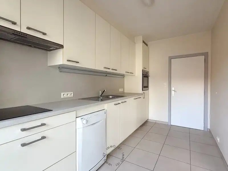 Ruim en lichtrijk appartement met twee terrassen foto 8