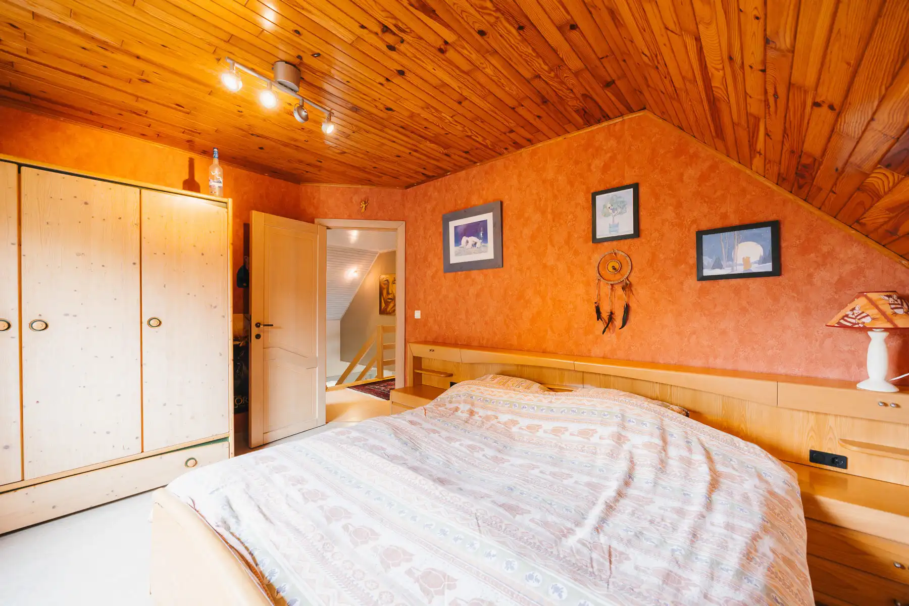 Ruime, instapklare woning met mooie tuin in groene omgeving foto 19