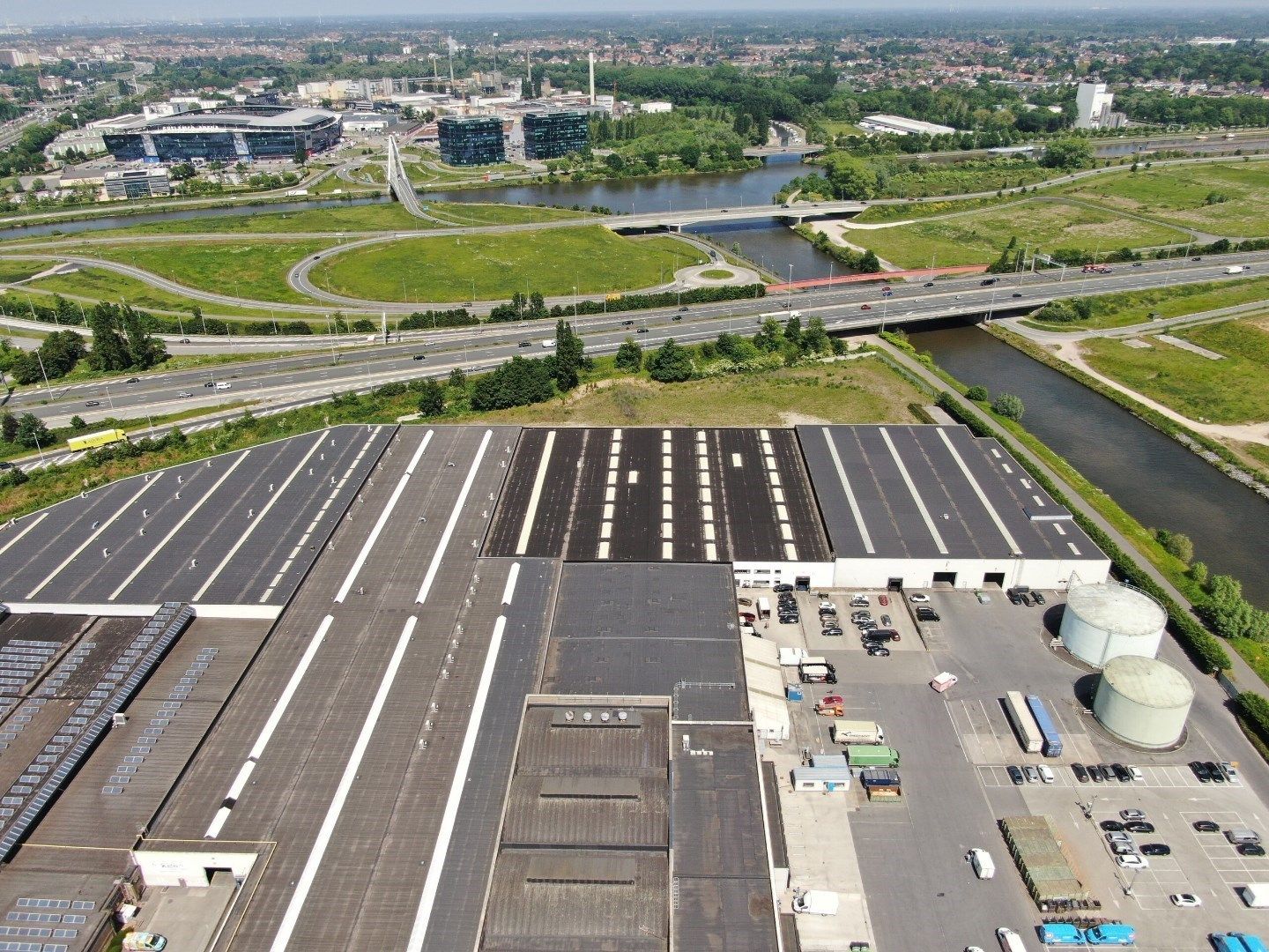 Opslagruimte met laadkade te huur in Zwijnaarde foto 12