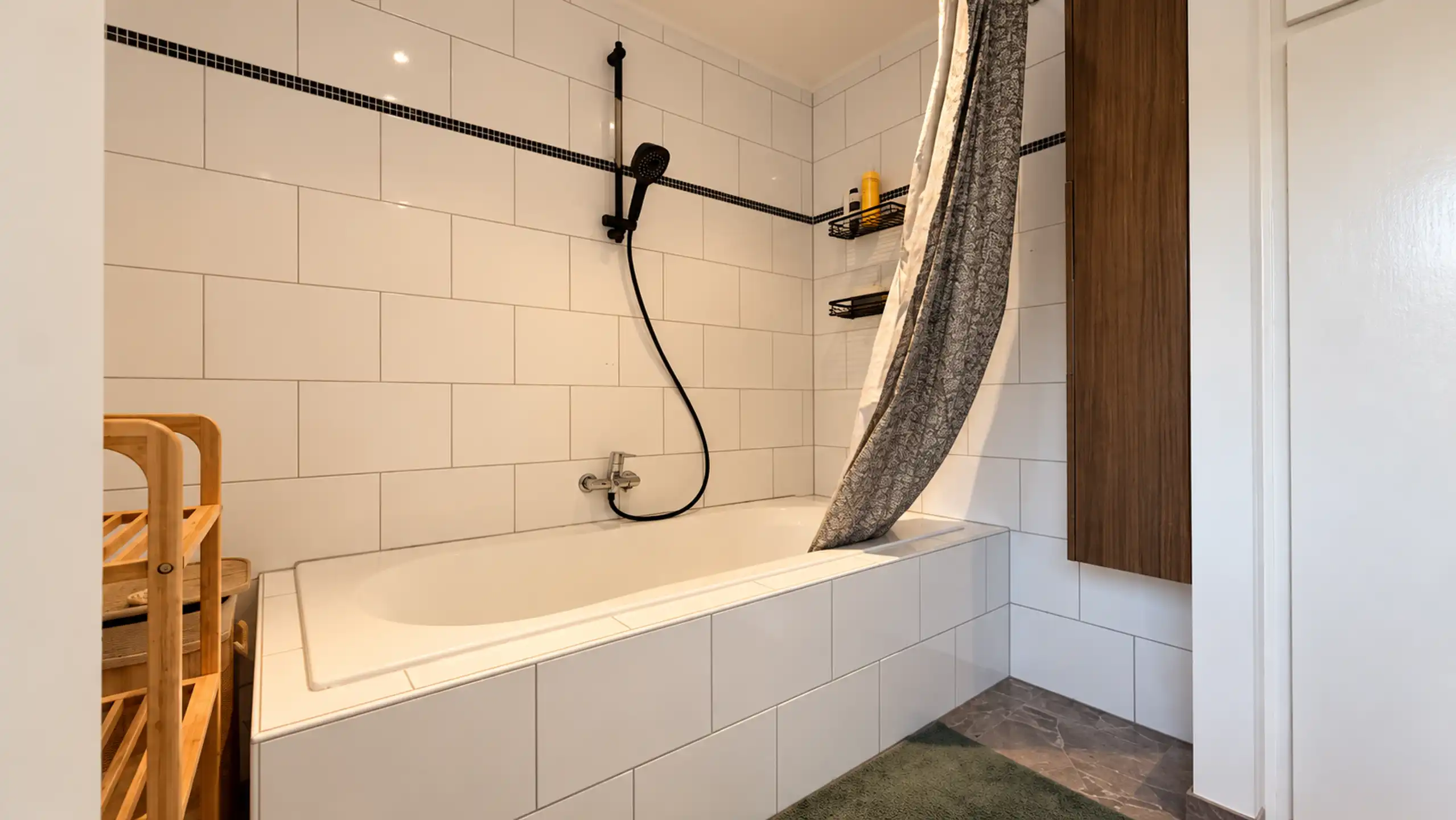 Halfopen bebouwing met 3 slaapkamers, garage en ruime tuin! foto 39