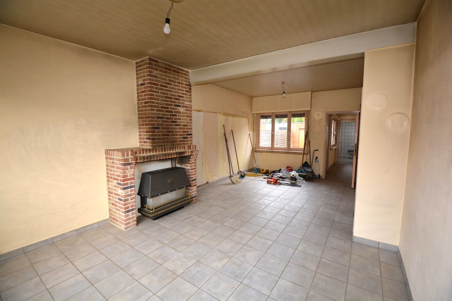 TE RENOVEREN HOB MET 2 SLK, GARAGE EN TUIN! foto 2