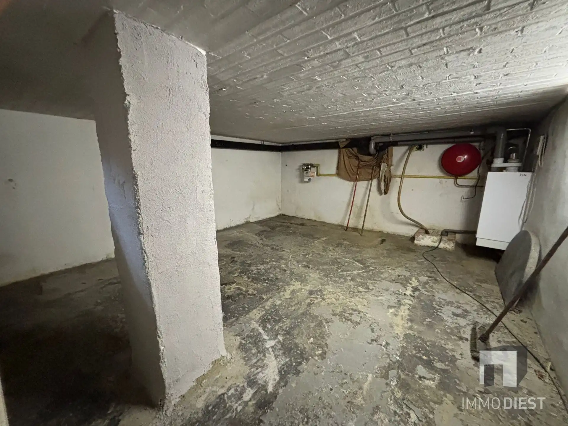 Te koop: Te renoveren vrijstaande woning met 3 slaapkamers en ruime garage  foto 24
