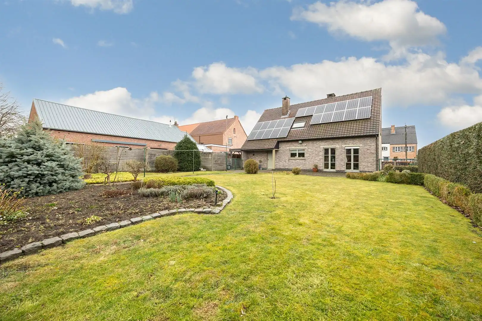 Verzorgde woning met 3 slpk en ruime tuin te Putte foto 12