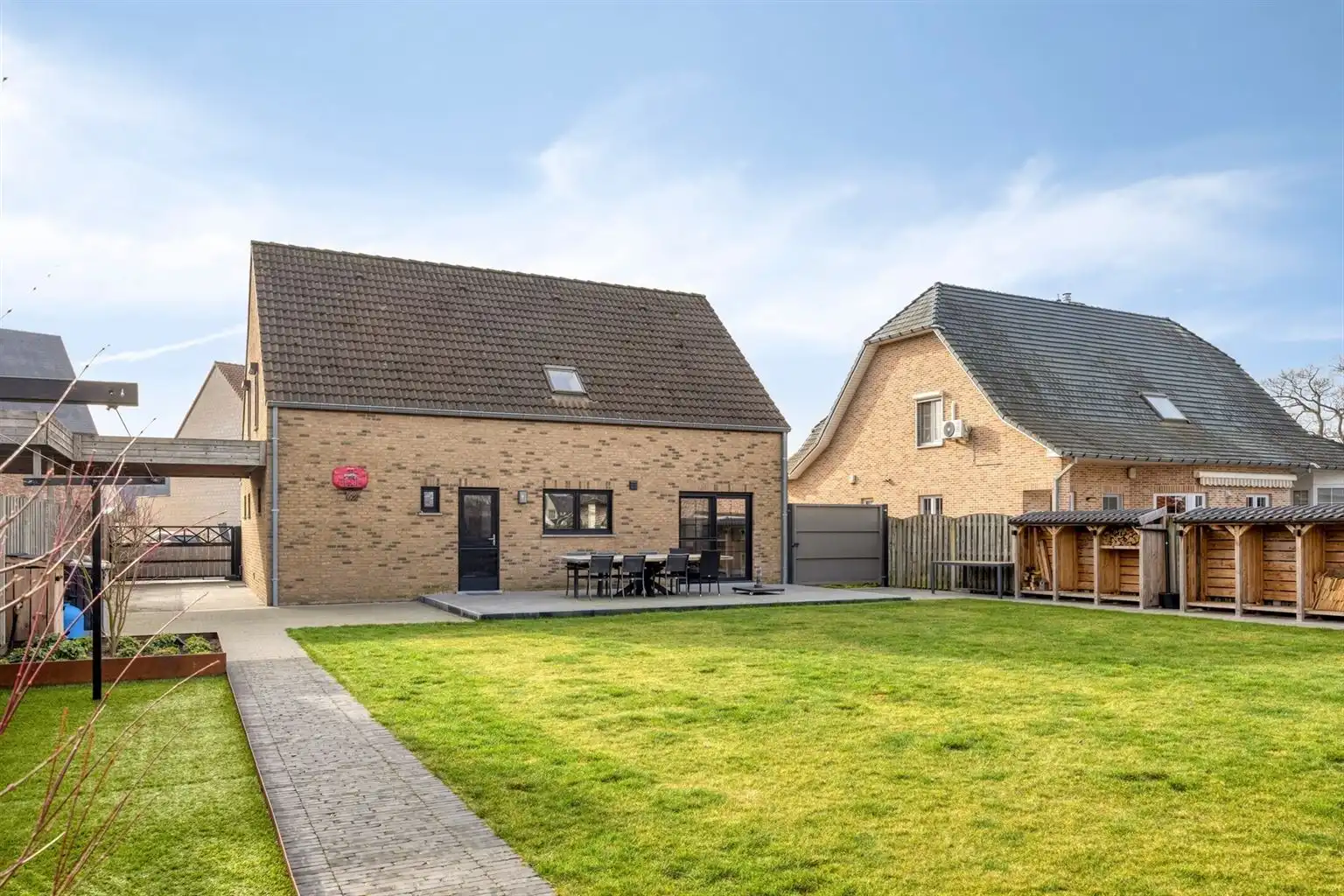 Vrijstaande woning met 3 slaapkamers, inpandige garage, omheinde tuin en zonnepanelen, zeer rustig gelegen in het landelijke Molenbeersel. foto 34