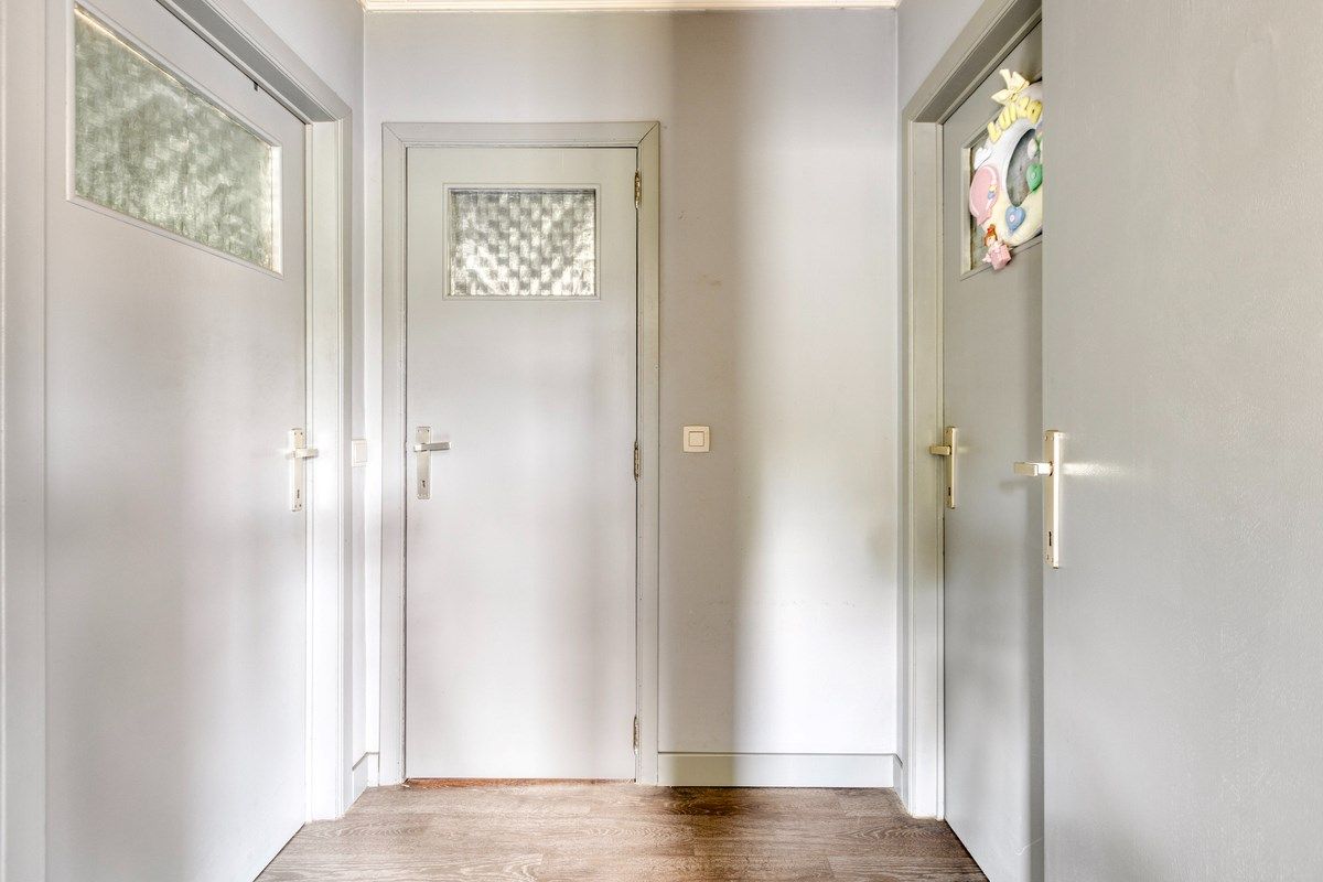 Rustig gelegen gelijkvloers woning met 2 slpks en ruime zolder. foto 9