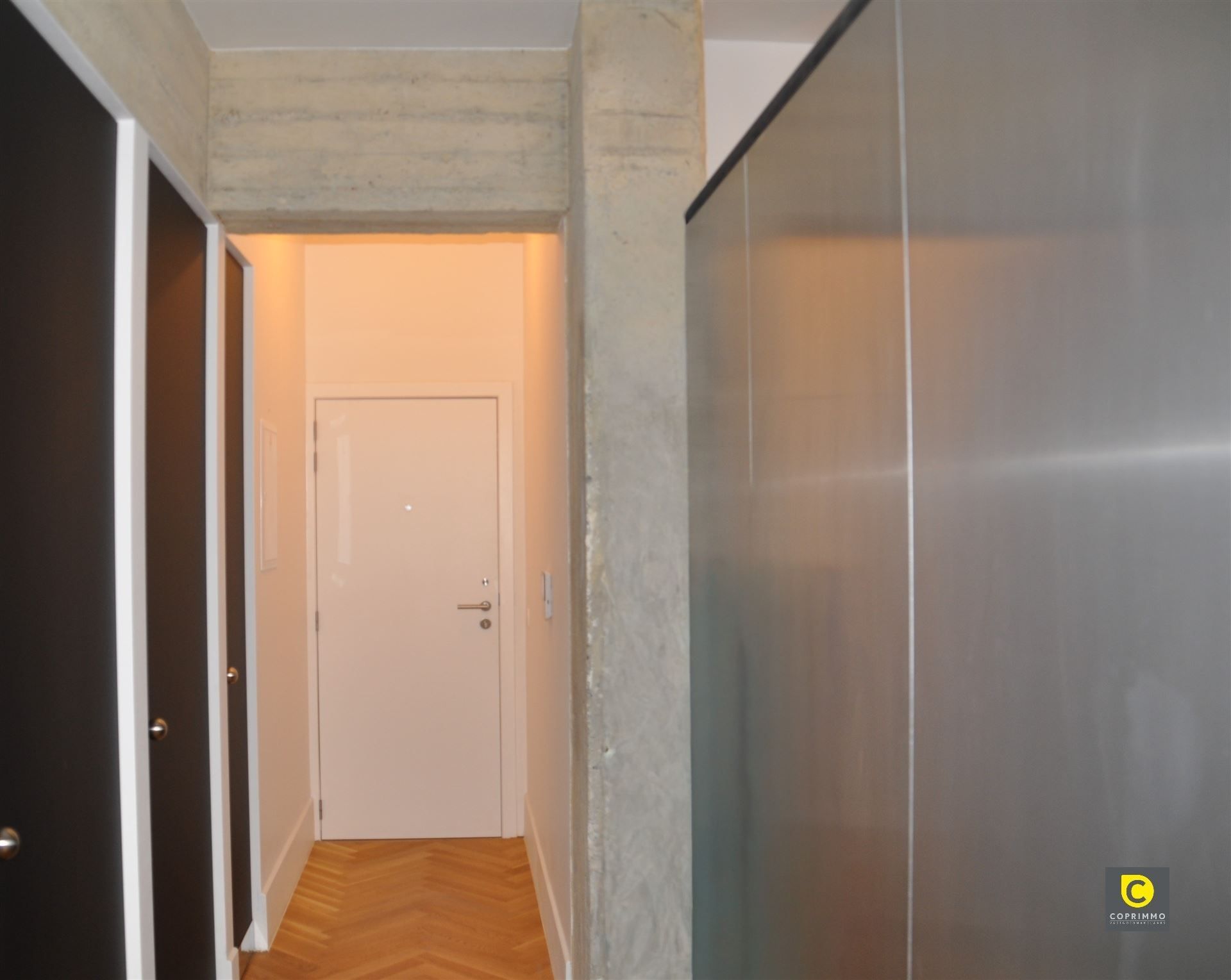 Gemeubelde designstudio op topligging aan het Mechelsplein foto 14