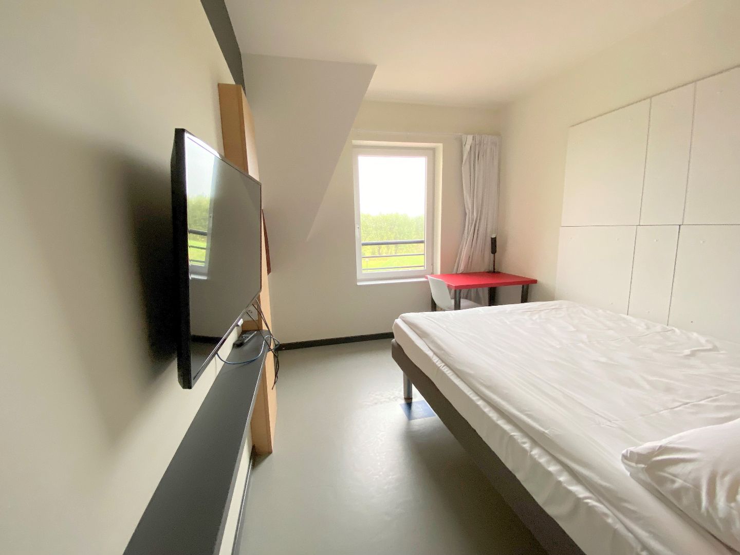 Hotelkamer nabij nieuwe golf foto 6