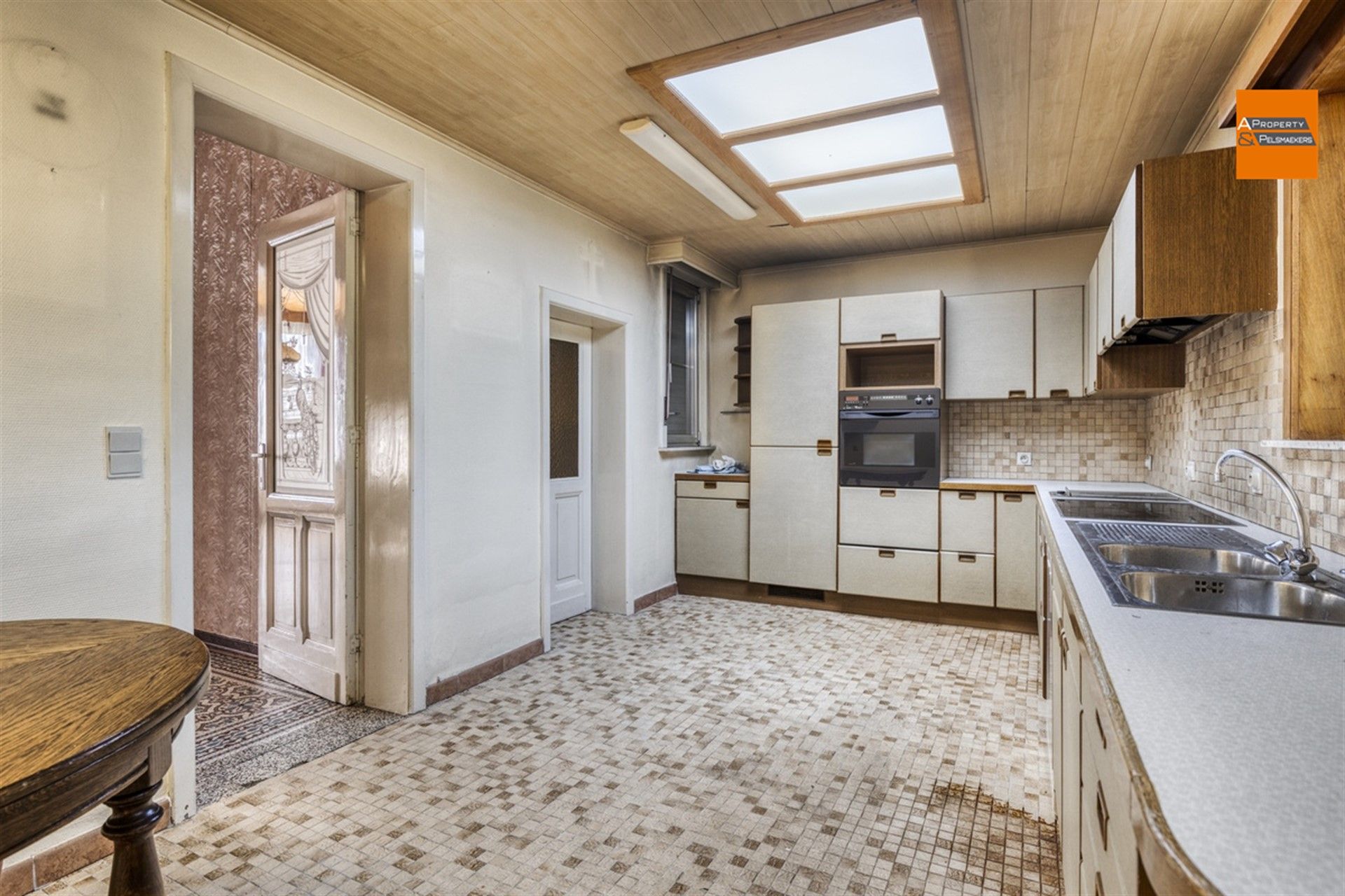 Ruime woning met potentieel in een rustige en groene omgeving foto 7