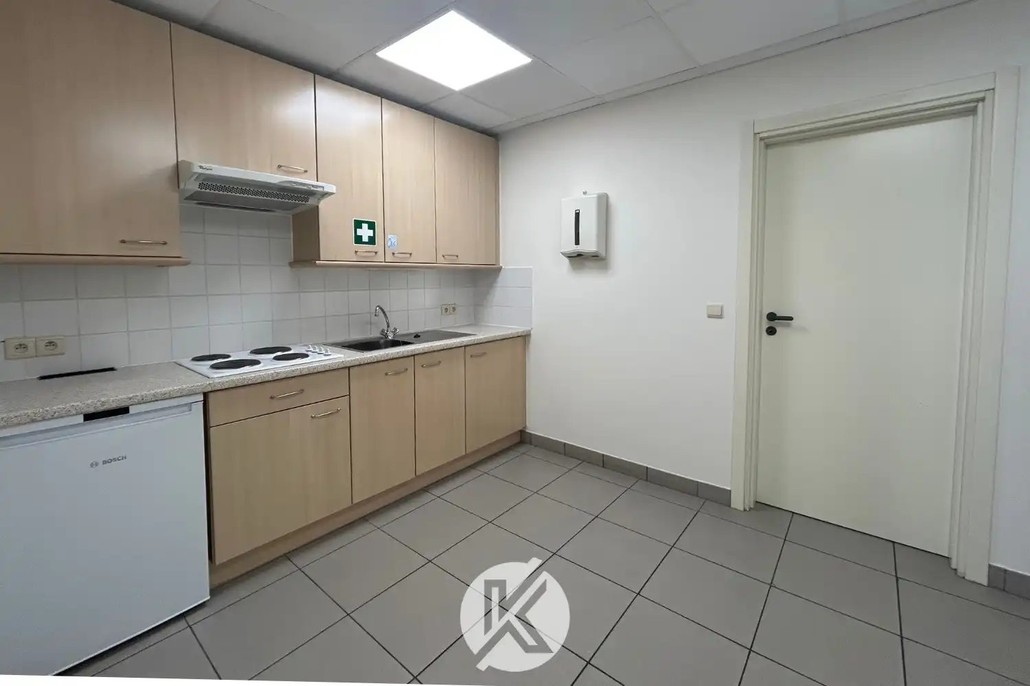 Kantoorruimte met vlotte bereikbaarheid foto 11