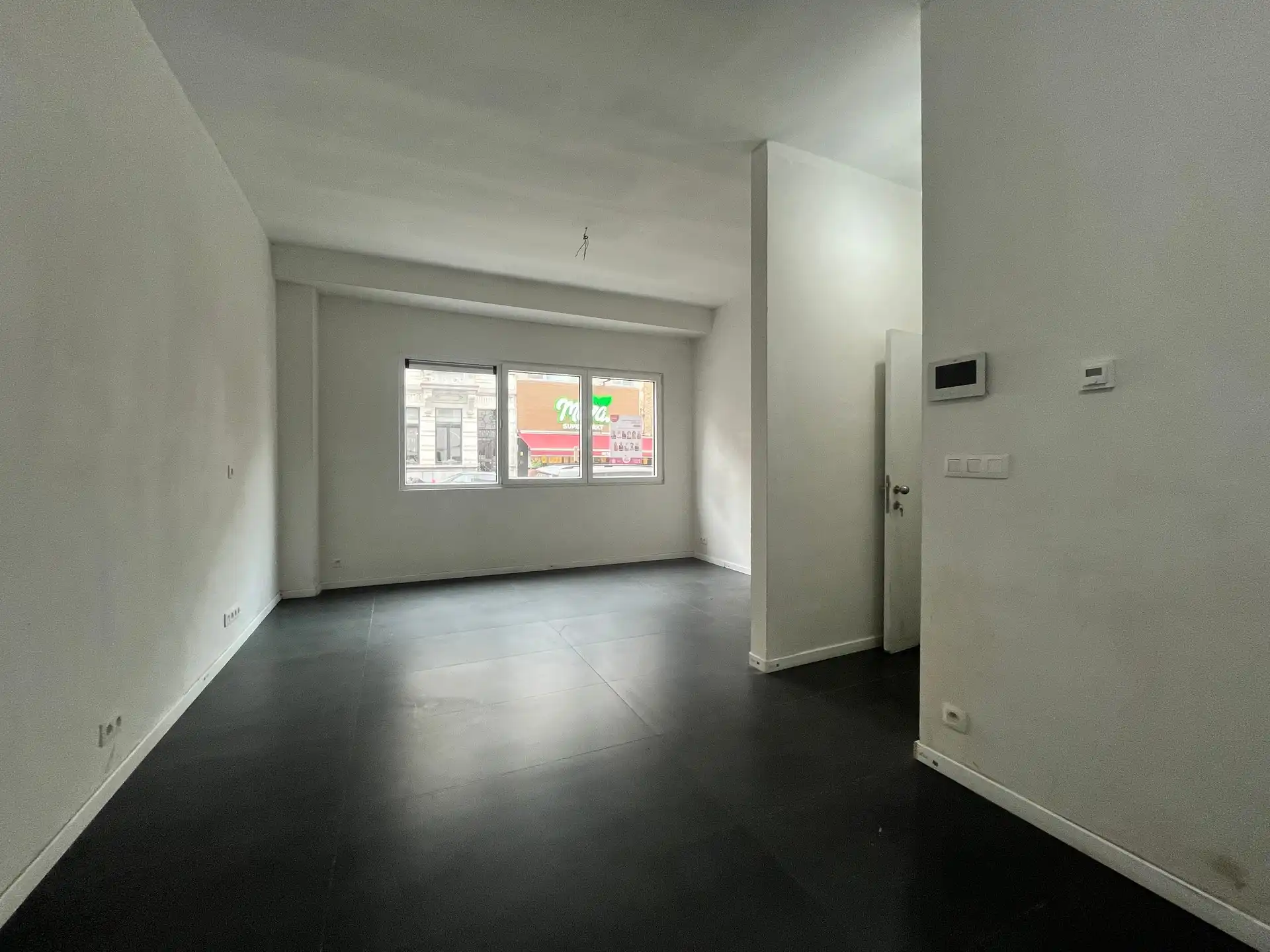 Grondig gerenoveerd pand met 3 vergunde appartementen - gelegen nabij de Troonplaats! foto 2