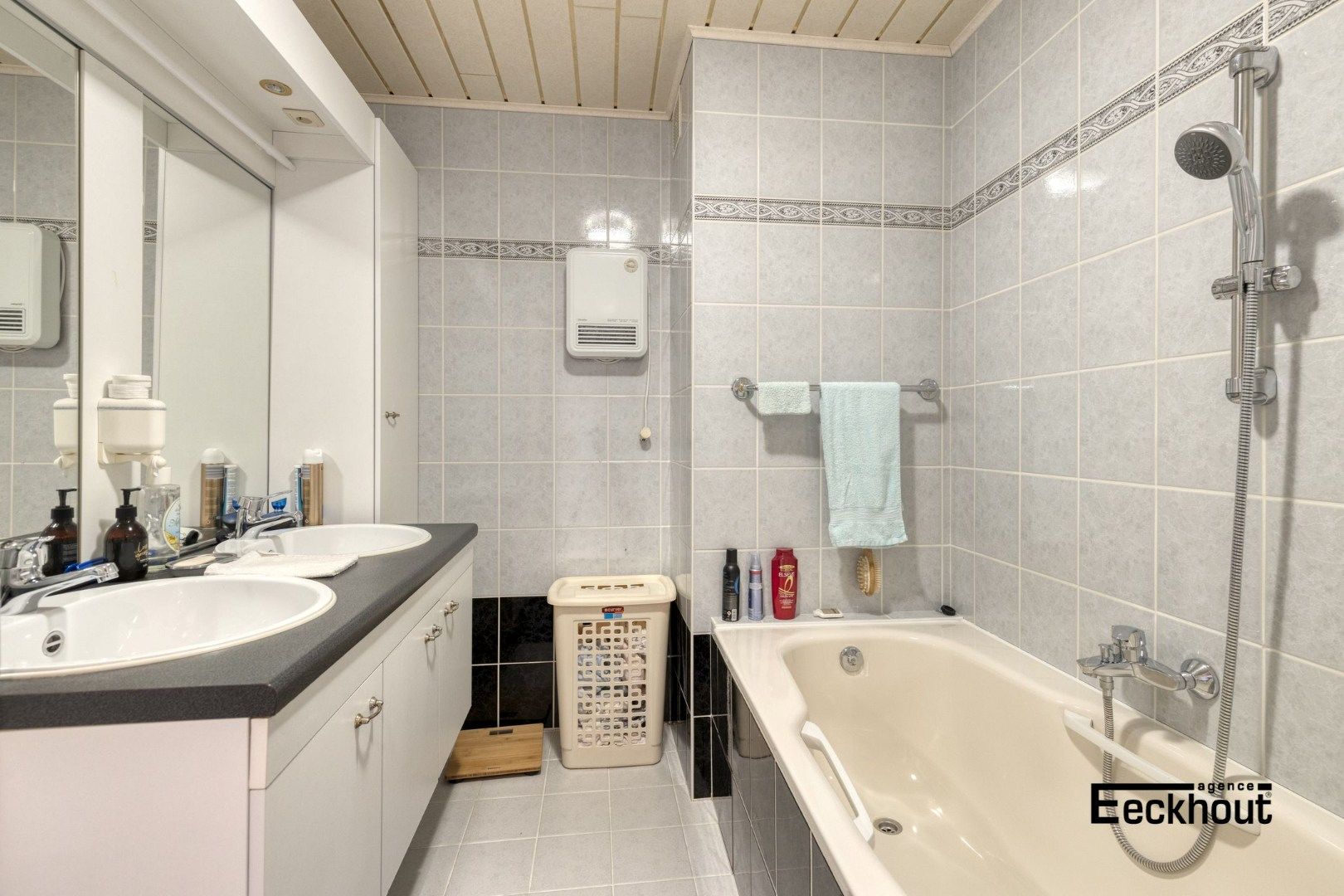 Ruim en instapklaar appartement op wandelafstand van het strand en het centrum! foto 15