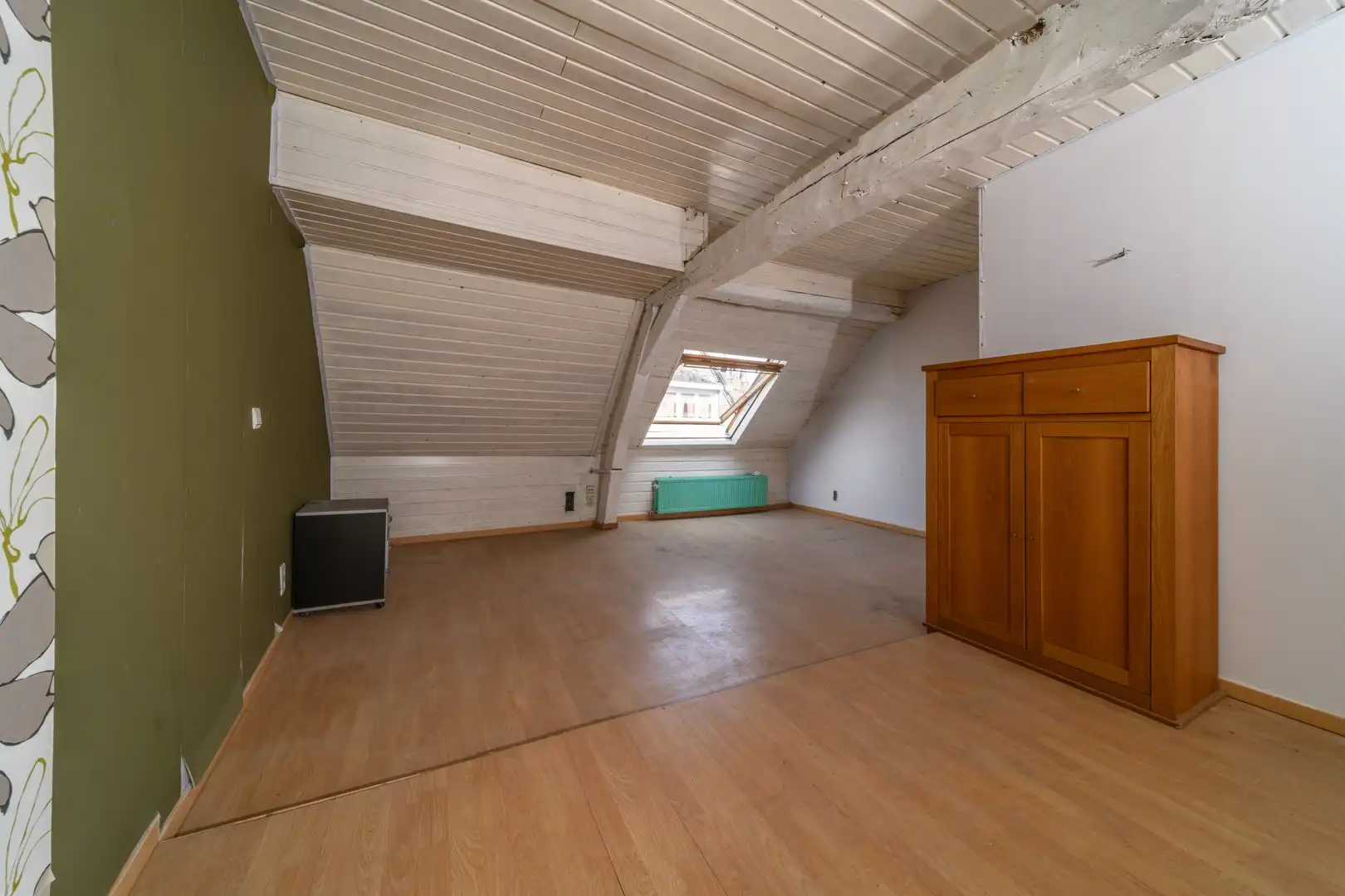 Zeer gunstig en centraal gelegen, verder af te werken karaktervolle woning foto 14