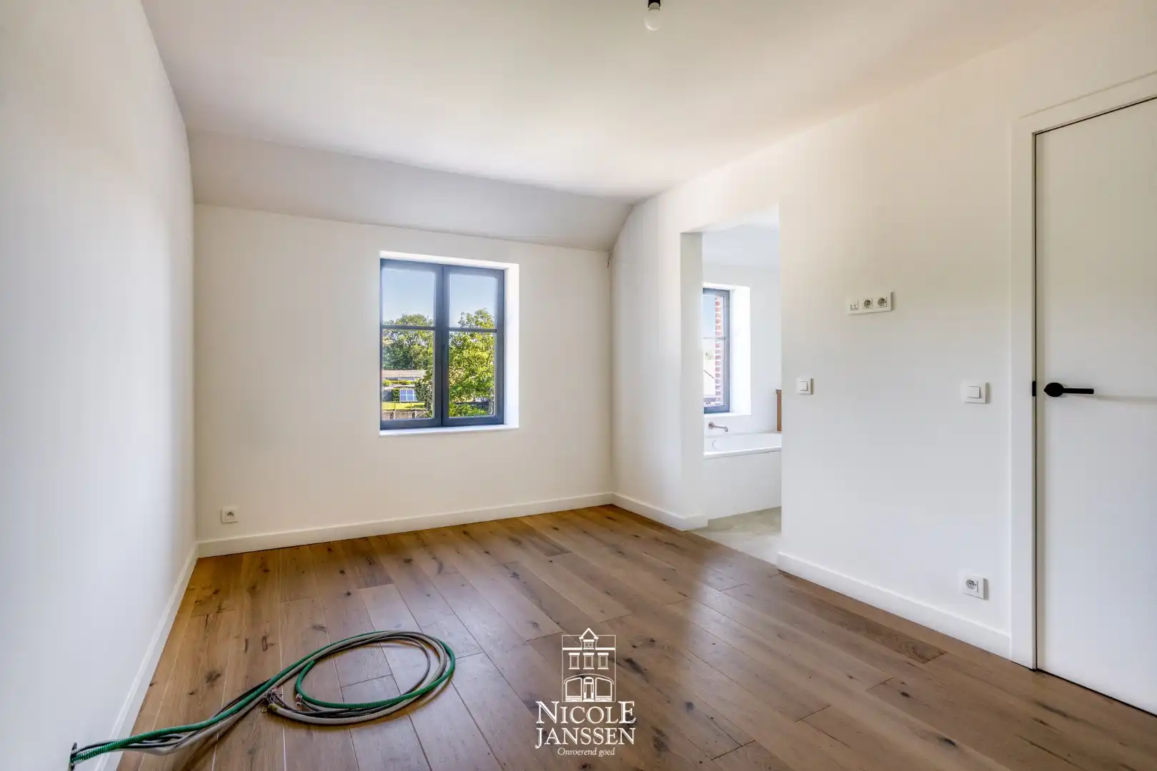 Nieuwbouwwoning van 194m² foto 14
