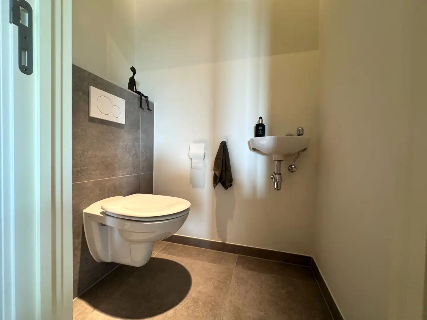 Nieuwbouwappartement met 2 slaapkamers én 2 terrassen te huur in Dilsen foto 8