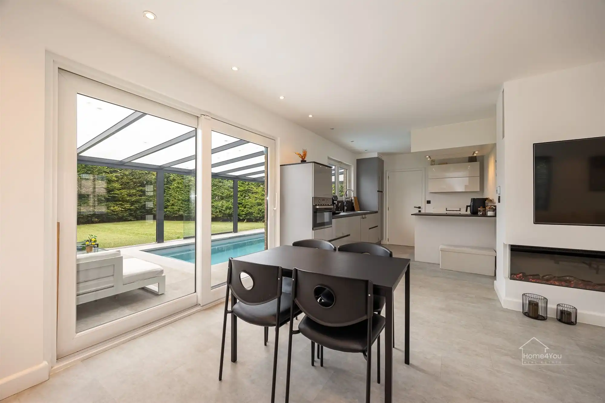 Moderne villa met 3 slaapkamers en zwembad te Waasmunster! foto 5