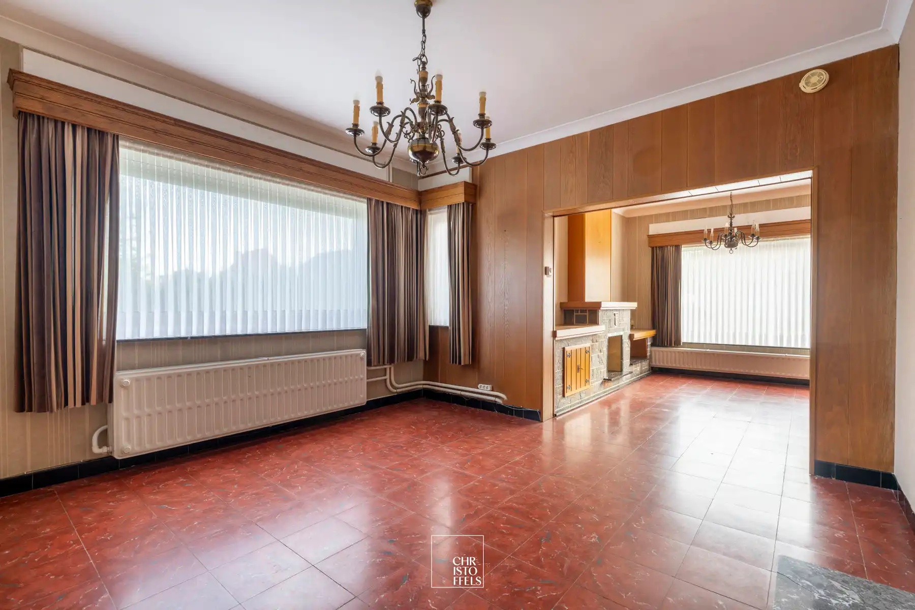 Te renoveren woning (199m²) in een rustige woonomgeving te Lanaken! foto 2