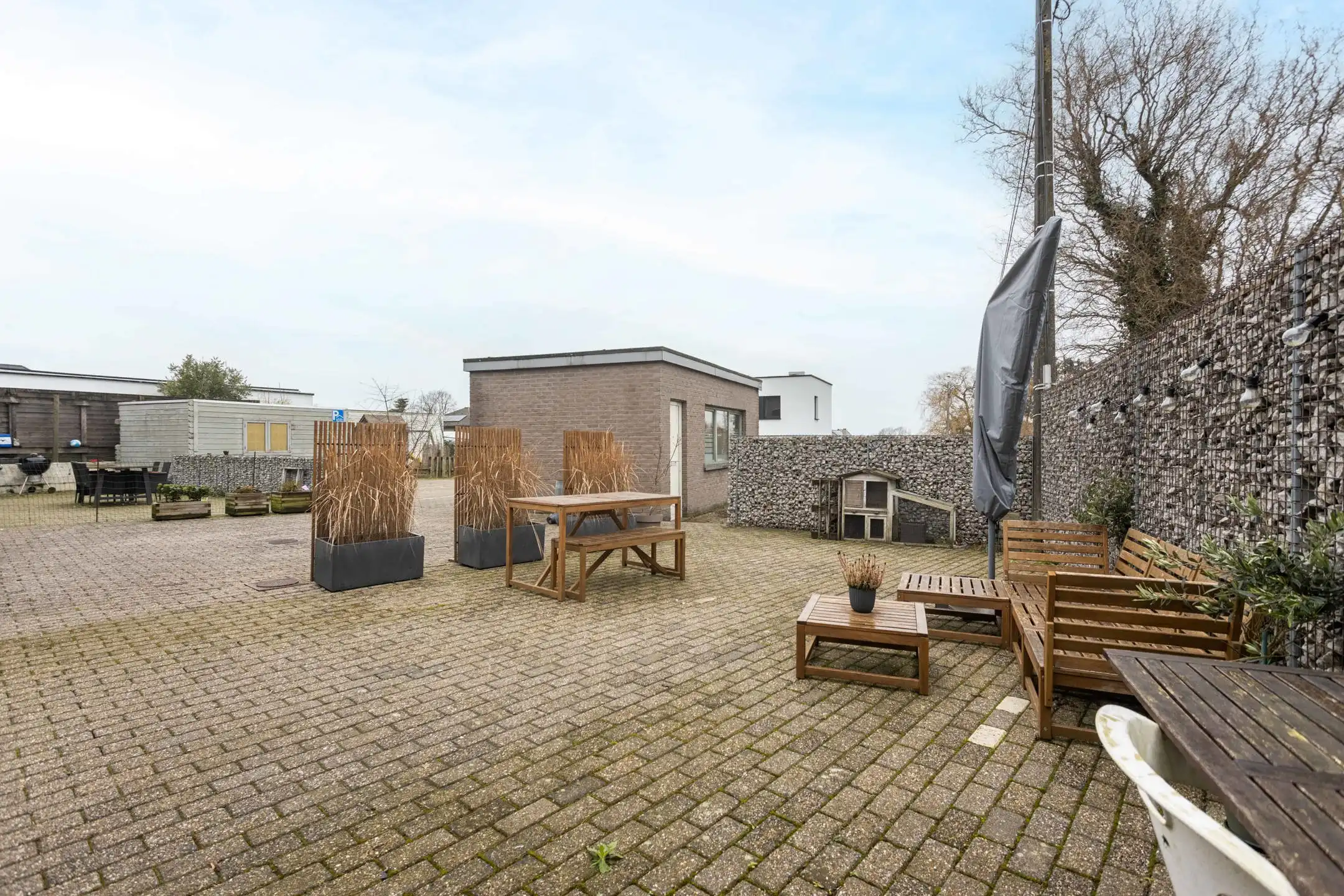 Instapklaar appartement met groot terras en garage foto 16