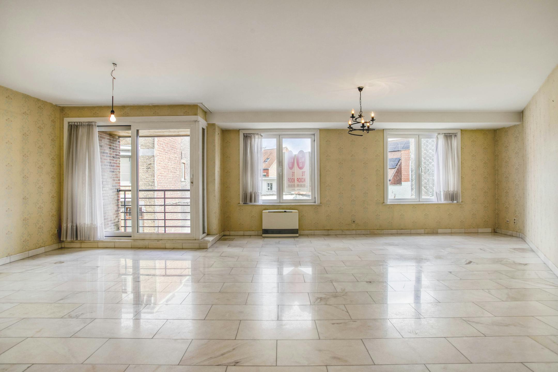 Ruim en lichtrijk appartement te koop in hartje Rumbeke foto 5