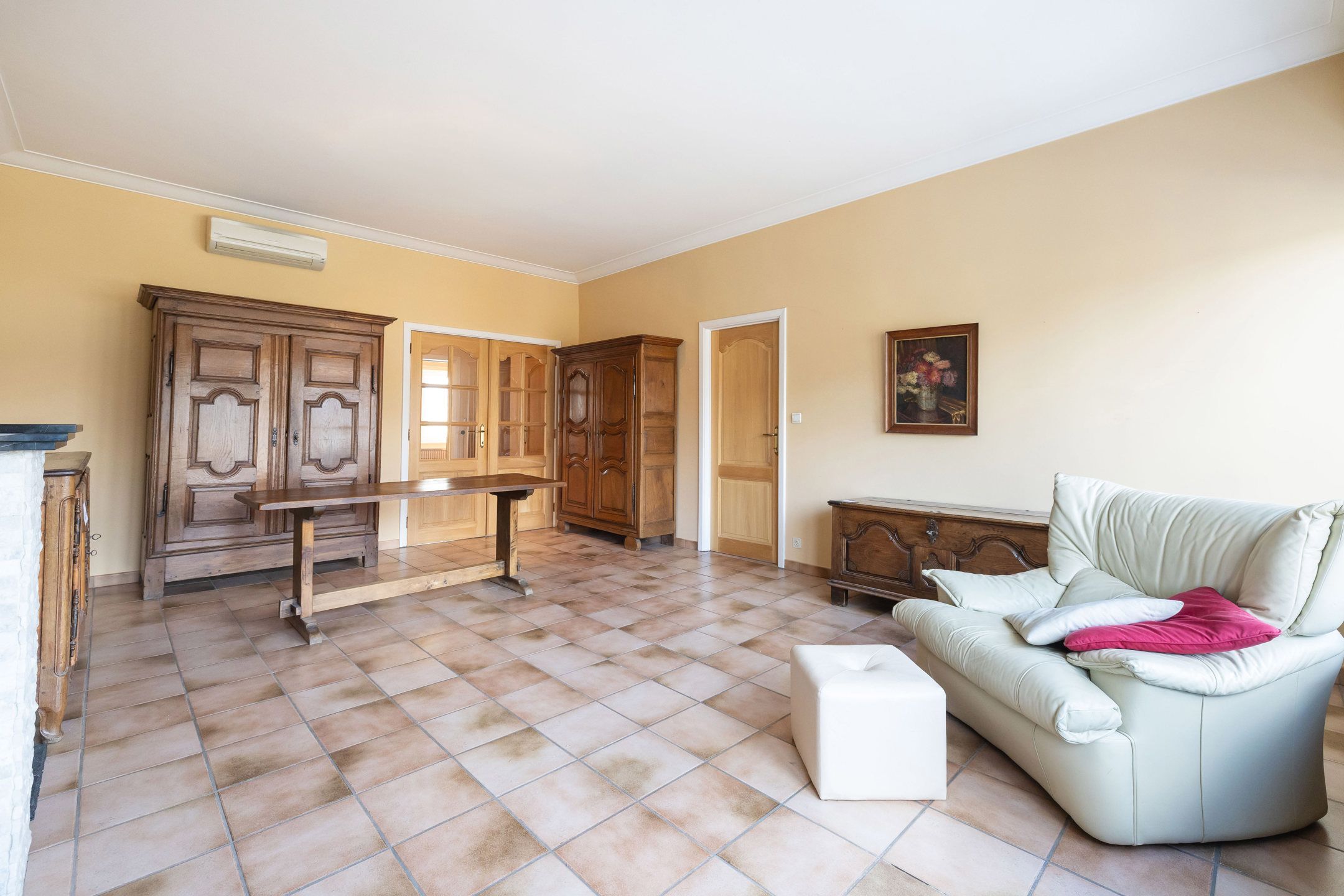 Appartement met 2 slaapkamers + zolder + garage + buitenparking inbegrepen foto 3