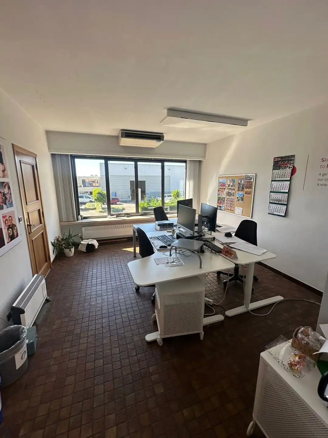 Te Huur Industriele Site: Kantoren en Magazijn te Verrebroek foto 4